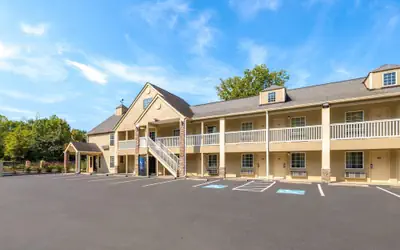 Days Inn by Wyndham Canton