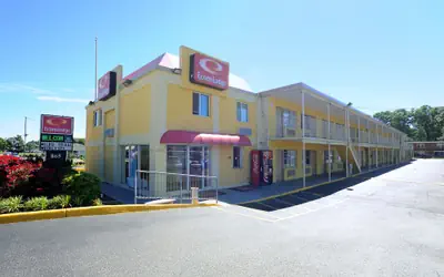 Econo Lodge at Military Circle