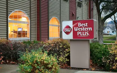 Best Western Plus Rama Inn & Suites