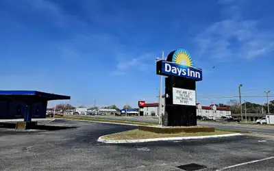 Days Inn by Wyndham Washington