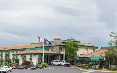 Rogue Regency Inn Medford Airport