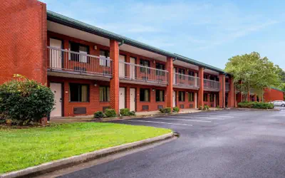 Studios and Suites 4 Less Emporia