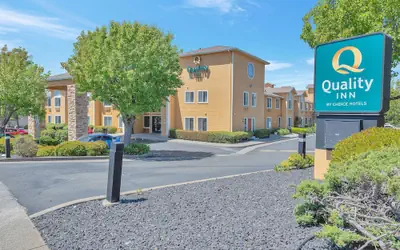 Quality Inn near Six Flags Discovery Kingdom - Napa Valley