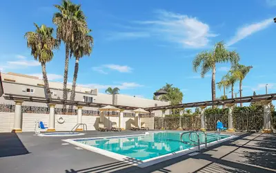 Stanford Inn & Suites Anaheim