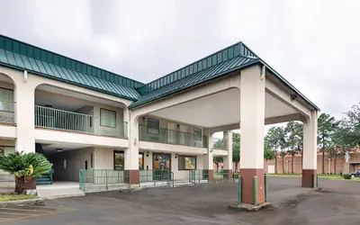 Rodeway Inn & Suites Highway 290 Northwest