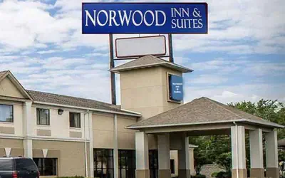 Howard Johnson by Wyndham Columbus State Fairgrounds I-71