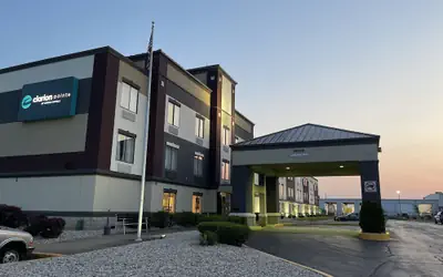 Clarion Pointe Evansville North