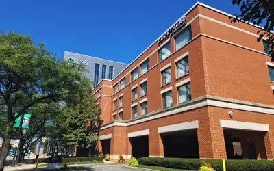 Courtyard by Marriott Chicago at Medical District/UIC