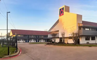 Studio 6  Suites Dallas. TX - Loop 12 West