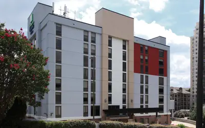 Holiday Inn Express & Suites Atlanta N-Perimeter Mall Area by IHG