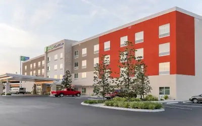 Holiday Inn Express & Suites Tampa East - Ybor City by IHG