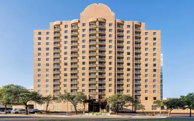 DoubleTree Suites by Hilton Austin Downtown Capitol