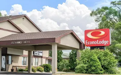 Econo Lodge Traverse City South