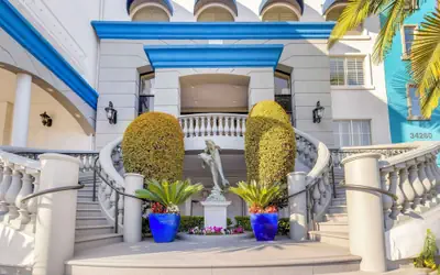 Best Western Plus Marina Shores Hotel