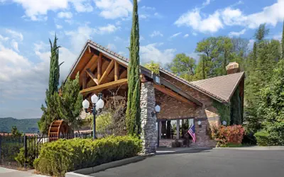 Best Western Plus Yosemite Gateway Inn
