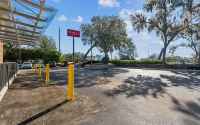 Ramada by Wyndham Temple Terrace/Tampa North