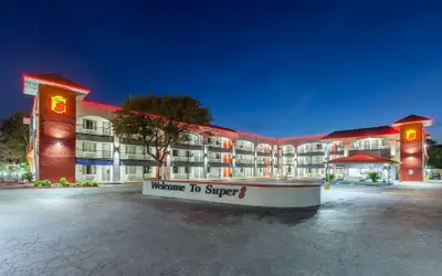 Super 8 by Wyndham Austin University/Downtown Area