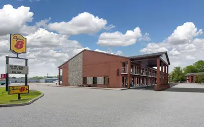 Super 8 by Wyndham Sandusky