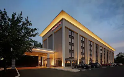 Hampton Inn by Hilton Philadelphia / Willow Grove