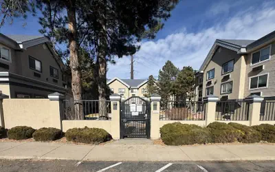 Comfort Inn & Suites Red Rocks - Denver West