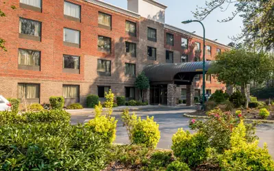 Lake Norman Inn and Suites