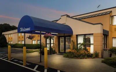 All Seasons Inn & Suites Smithfield Providence