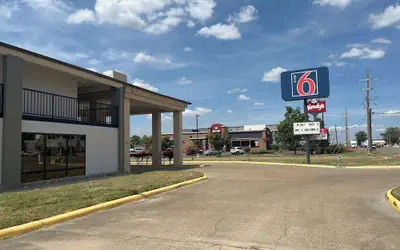 Motel 6 Cleveland, MS - Delta State University