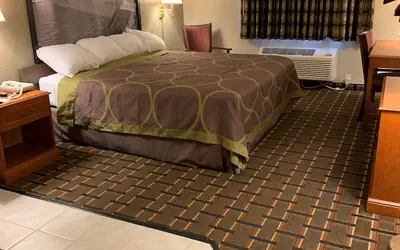 Super 8 by Wyndham Valparaiso