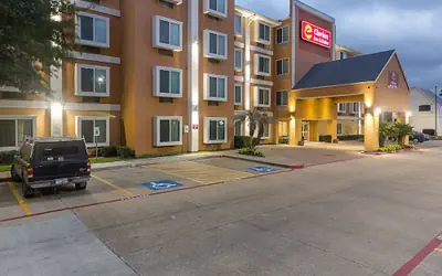 Quality Inn & Suites West Chase