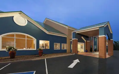 AmericInn by Wyndham Grinnell