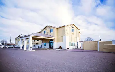 Super 8 by Wyndham Holbrook