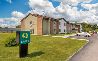 Quality Inn Chesterton near Indiana Dunes National Park I-94