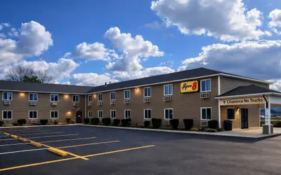 Super 8 by Wyndham Lewiston