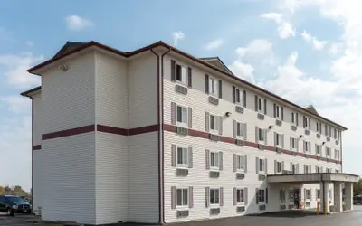 Super 8 by Wyndham Springfield East