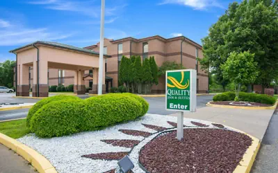 Quality Inn & Suites Sellersburg - Louisville Area