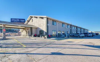 Super 8 by Wyndham Sturgis
