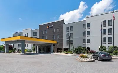 Comfort Inn & Suites York North