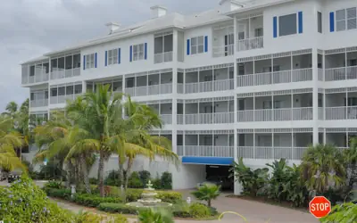 Olde Marco Island Inn and Suites