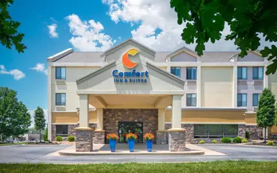 Comfort Inn & Suites Kansas City - Northeast