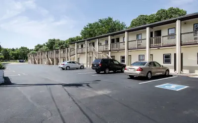 Econo Lodge West Yarmouth on Cape Cod