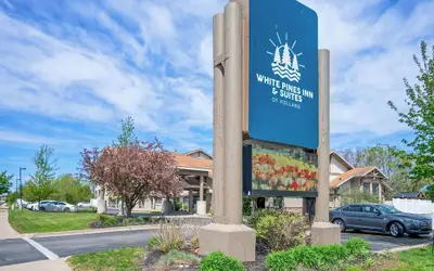 White Pines Inn & Suites