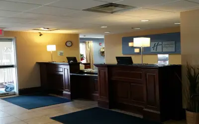 Holiday Inn Express & Suites New Buffalo by IHG