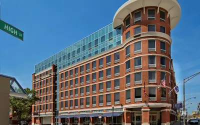 Hampton Inn & Suites Columbus-Downtown