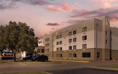 Comfort Inn & Suites Wichita Northeast
