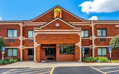 Super 8 by Wyndham Elgin