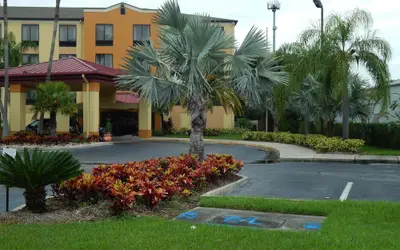 Comfort Suites Tampa - Brandon