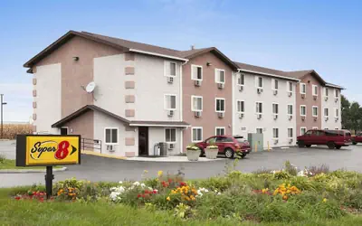 Super 8 by Wyndham Peru Starved Rock State Park