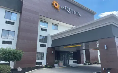 La Quinta Inn and Suites by Wyndham Cincinnati North