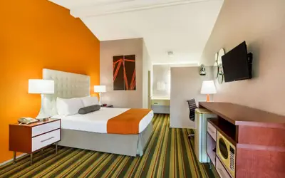 Howard Johnson by Wyndham Phoenix Airport/Downtown Area