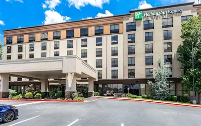 Holiday Inn Express Atlanta Galleria - Ballpark Area by IHG